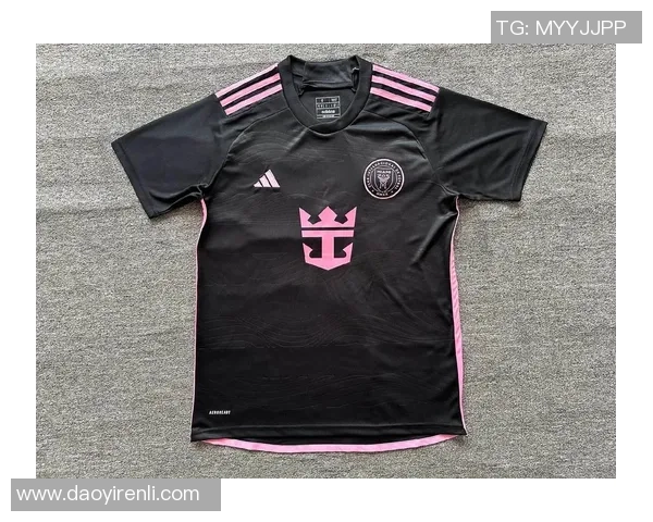 17号球衣的足球明星盘点及其辉煌成就解析 17号球衣的足球明星盘点及其辉煌成就解析